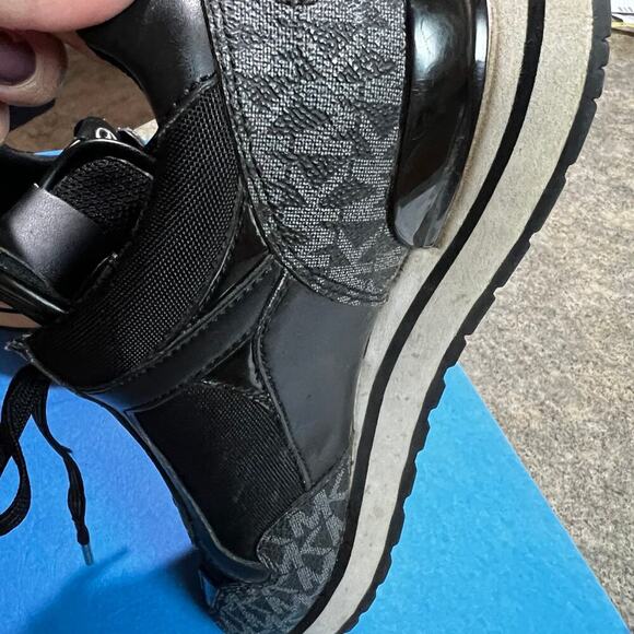 Michael Kors fashion sneakers, black, lace up, Wilma Trainers, women’s size 8 - Picture 5 of 8